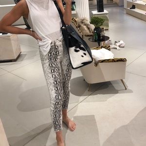 ZARA premium denim (with decent stretch that makes these so flattering)
Size 4